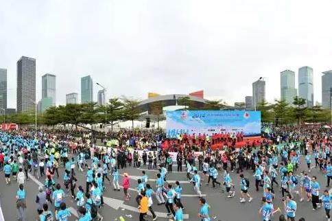 深圳国际马拉松赛5日举行，“牛鬼蛇神”跑起来