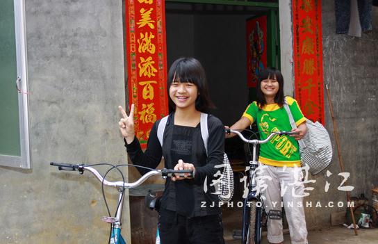 誰能幫幫她們？探訪坑仔尾村“黑戶”姐妹