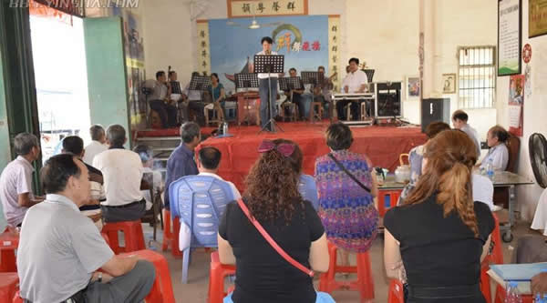 良垌镇群声文艺团举行三周年庆典活动