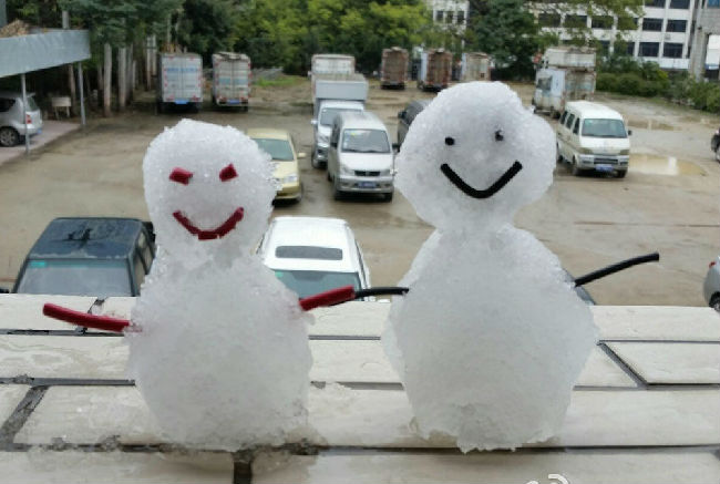 广东各地堆雪人大赛，有吓晕你？