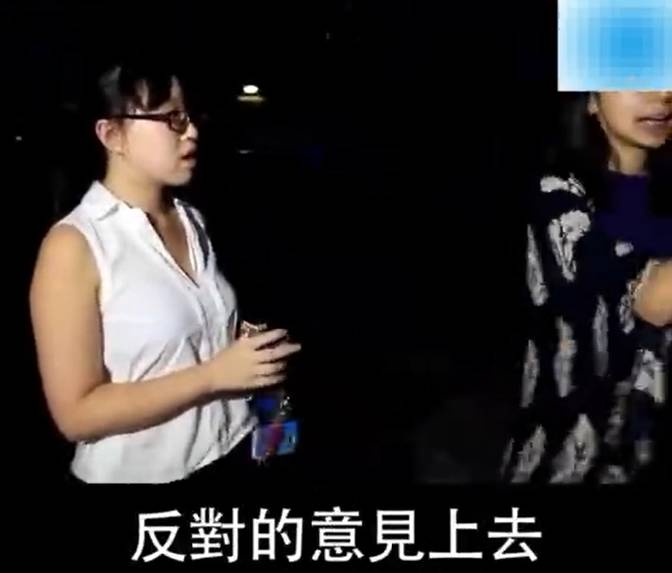 内地女生怒撕港中大“港独”海报，单挑“港独”学生会：你们不能代表我！_金羊网新闻