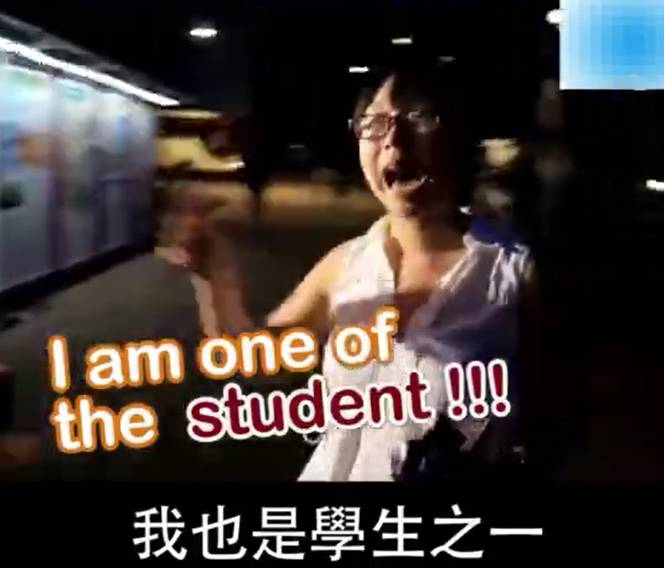 内地女生怒撕港中大“港独”海报，单挑“港独”学生会：你们不能代表我！_金羊网新闻