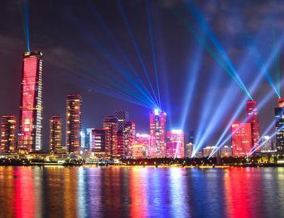 深圳经济特区成立40周年，深圳仅用40年走完其他城市几百年的路