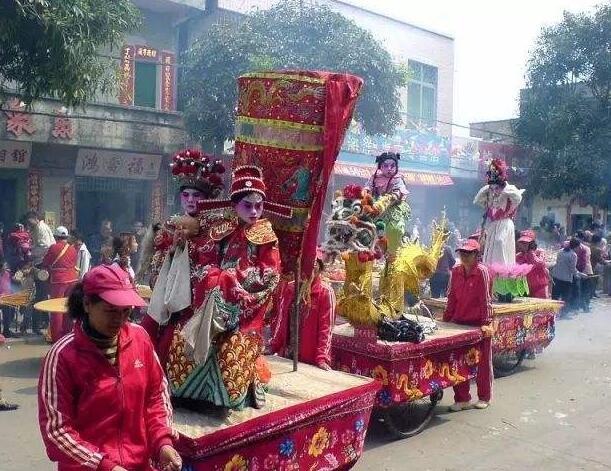 廉江人的风俗习惯：游神、年例和红橙节