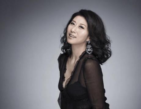 不懂粤语的粤语歌坛天后叶倩文，演唱的粤语歌曲动人之至
