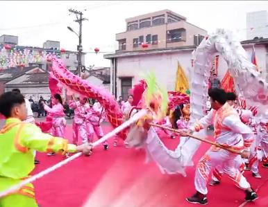 湛江传统习俗除了醒狮和年例，还有舞龙、舞雄鹰、飘色、上刀山、下火海你知道吗