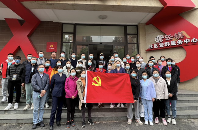 德邦快递组建志愿者团队 奔赴上海防疫前线支援核酸自测