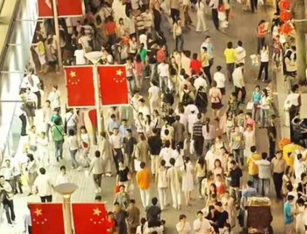 老照片：2012年前深圳东门国庆节人头涌涌
