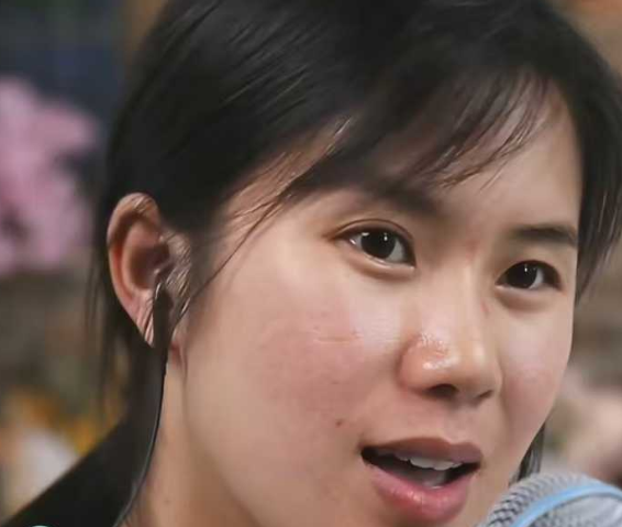 好久没有在网路上睇见真人 呼吁大家要戒掉美颜、化妆和PS