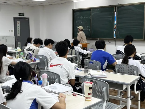 金秋启航！深圳城院教育春考班开学，抢占升学“快车道”正当时