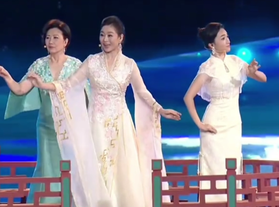 全运会开幕式粤港澳三地粤剧代表齐唱《彩云追月》